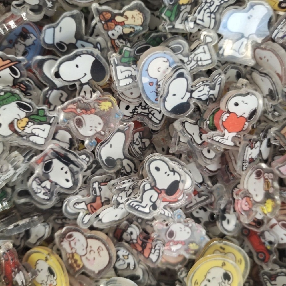 50-100 Pezzi 2cm Snoopy in Acr - Phone Accessories Supplier recensione e prezzo